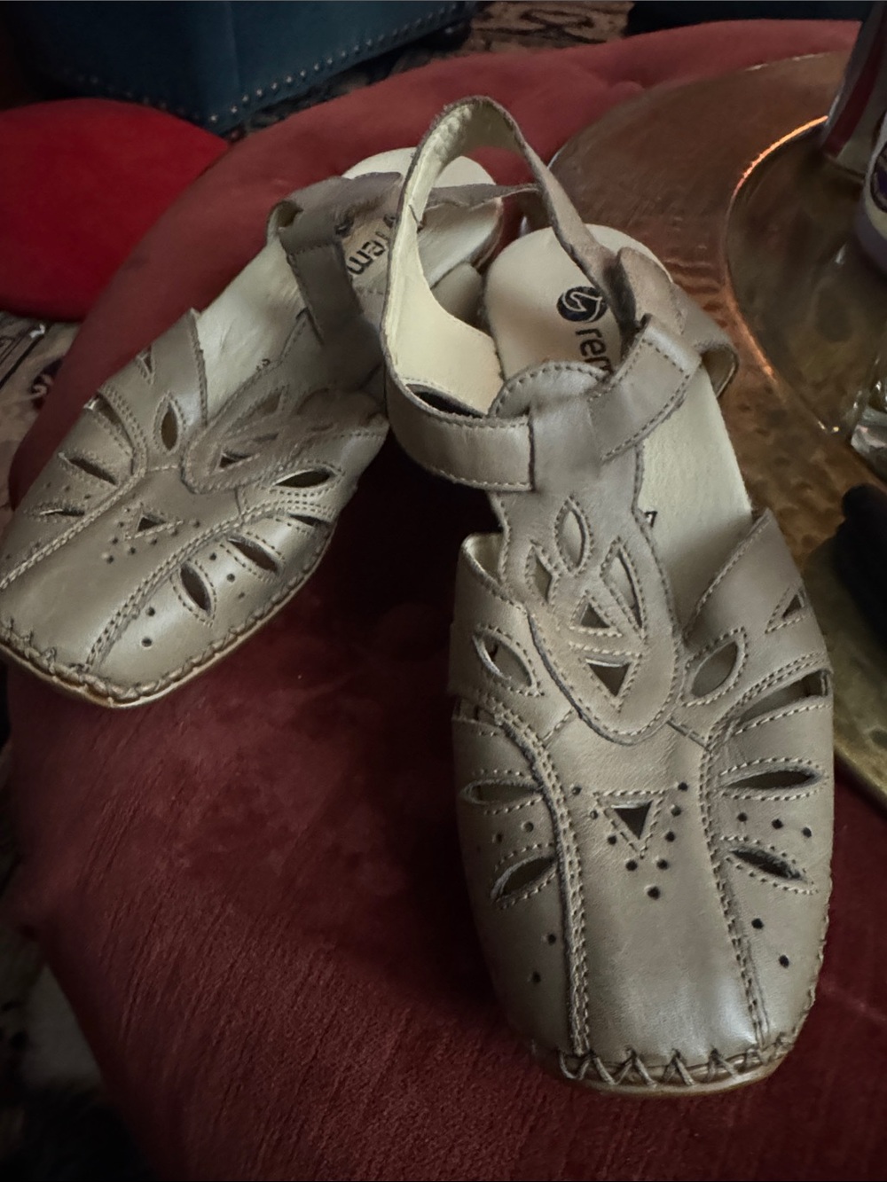 Remonte Women's Taupe Leather Cutout Slingback Clogs